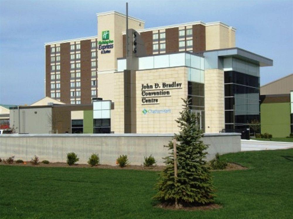 Holiday Inn Express Hotel & Suites Chatham South By Ihg Esterno foto