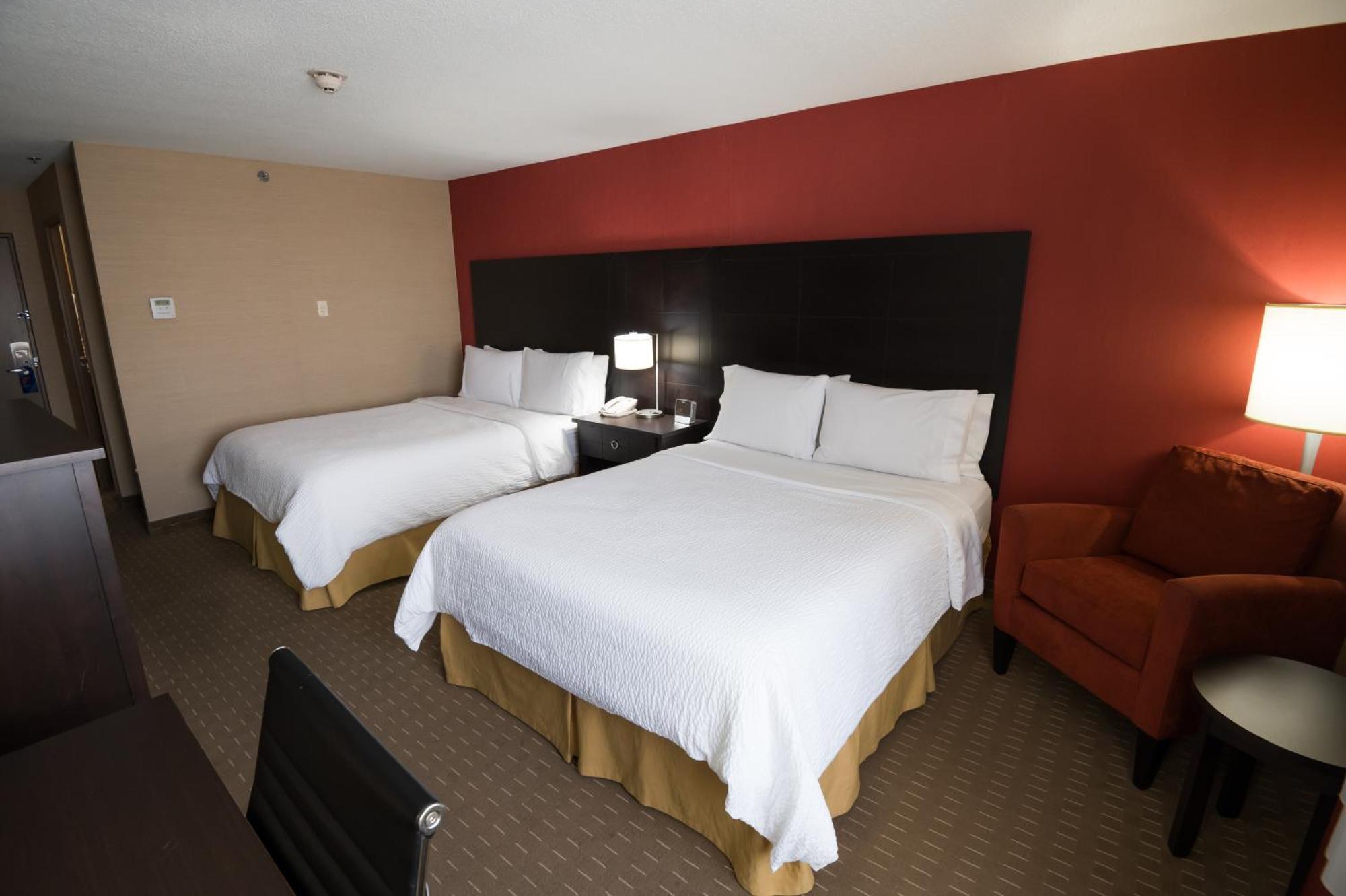 Holiday Inn Express Hotel & Suites Chatham South By Ihg Esterno foto