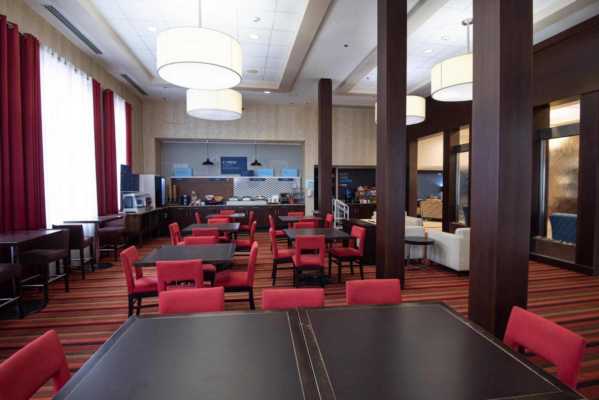 Holiday Inn Express Hotel & Suites Chatham South By Ihg Esterno foto