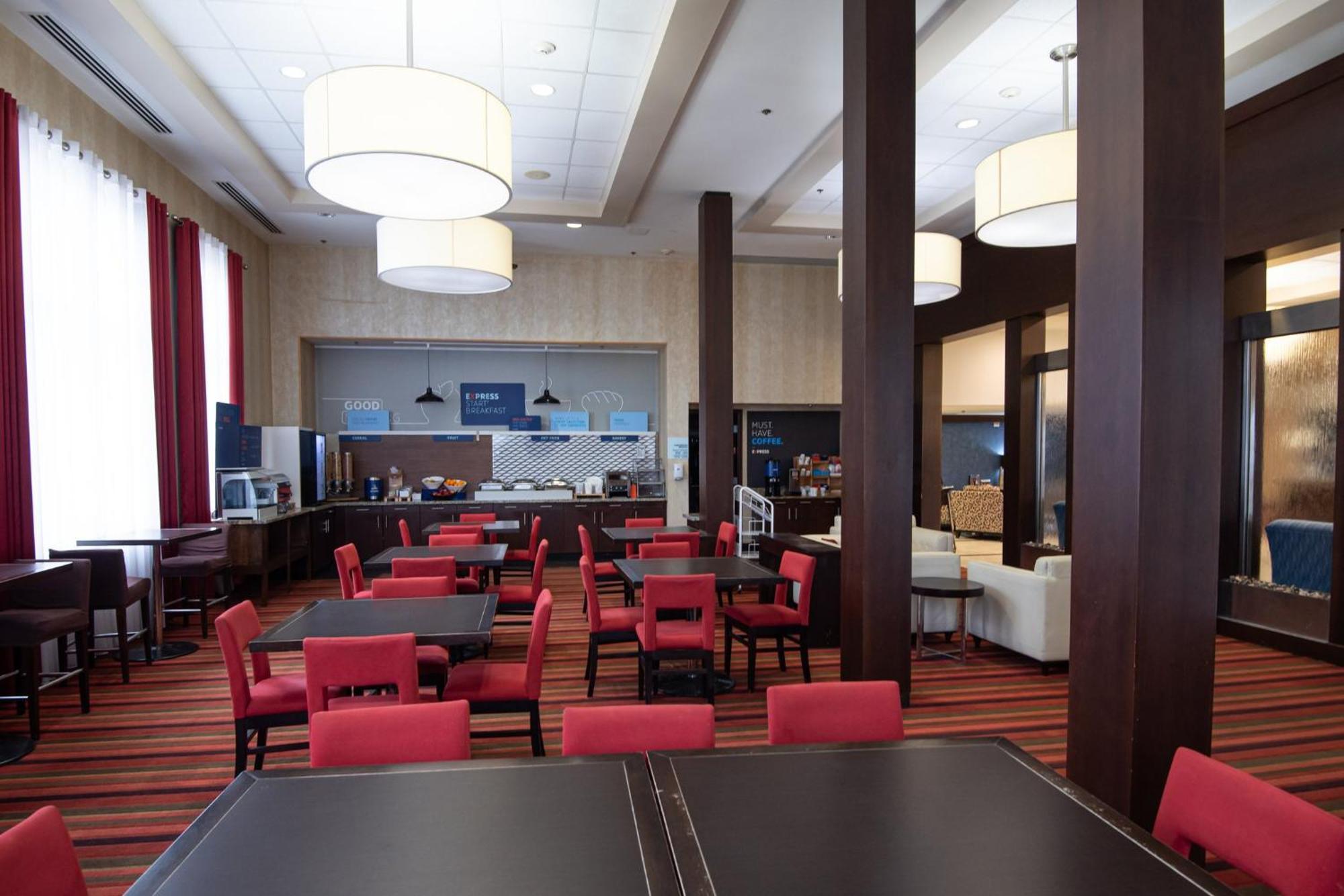 Holiday Inn Express Hotel & Suites Chatham South By Ihg Esterno foto
