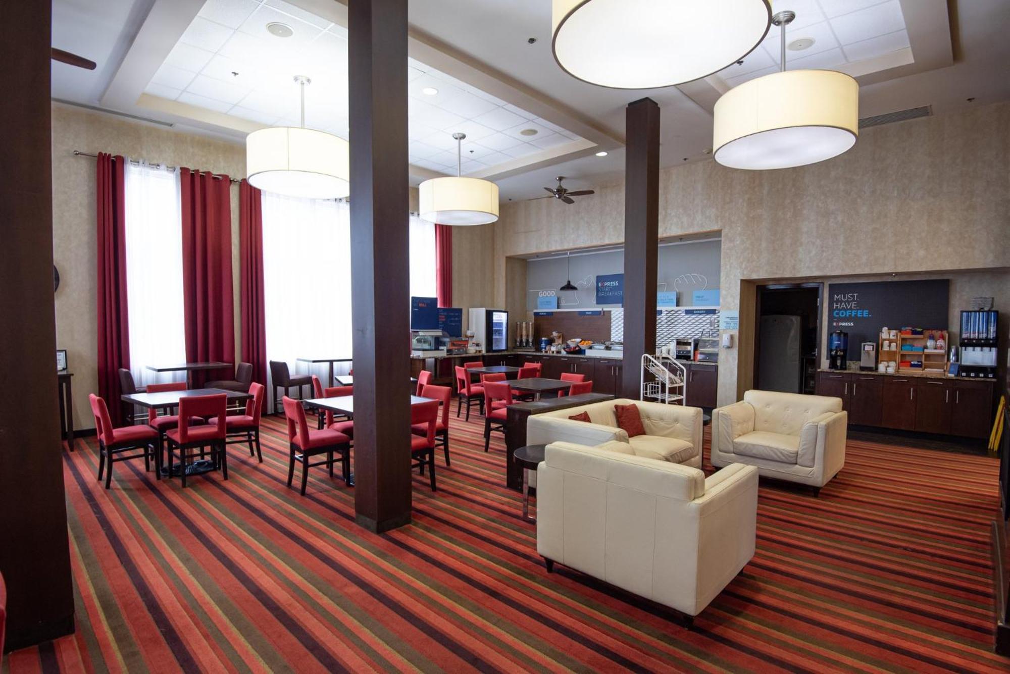 Holiday Inn Express Hotel & Suites Chatham South By Ihg Esterno foto