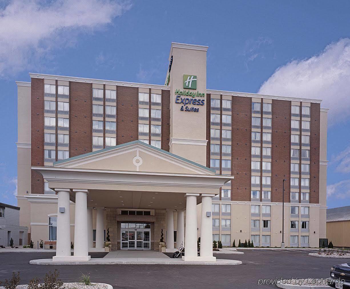 Holiday Inn Express Hotel & Suites Chatham South By Ihg Esterno foto